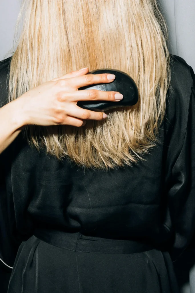 Scalp Stimulation and Oil Treatment
